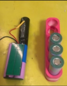 維修前:拆開電芯包的外層包覆