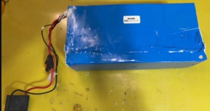 捷安特 830 電動自行車電池維修後：新電池組完成包覆並貼上滿格綠能保固標籤