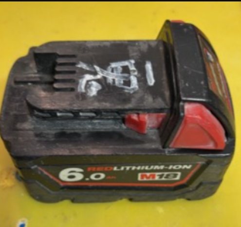 美沃奇 Milwaukee M18 6.0Ah 電池維修前外觀